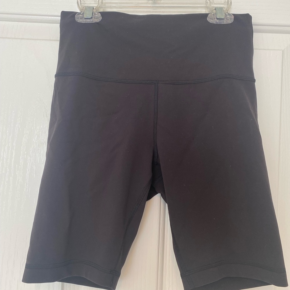 Lululemon Biker align shorts 6” size 8 black.